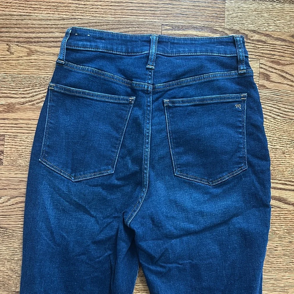 Madewell Curvy Skinny Flare Jeans in Colleton Wash
Size 28 - Picture 8 of 9